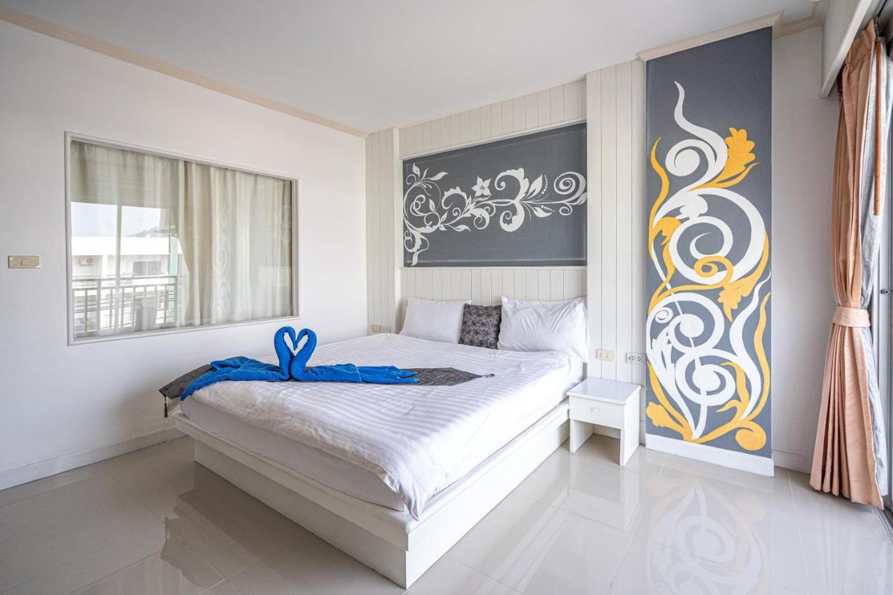 Santi White House Patong Hotel Exterior photo