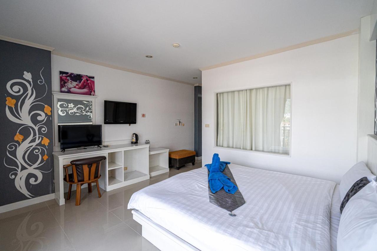 Santi White House Patong Hotel Exterior photo