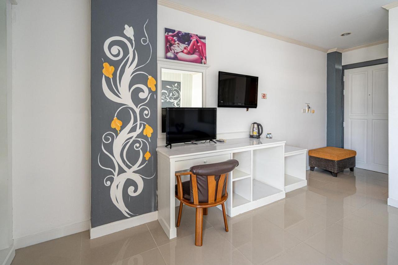Santi White House Patong Hotel Exterior photo