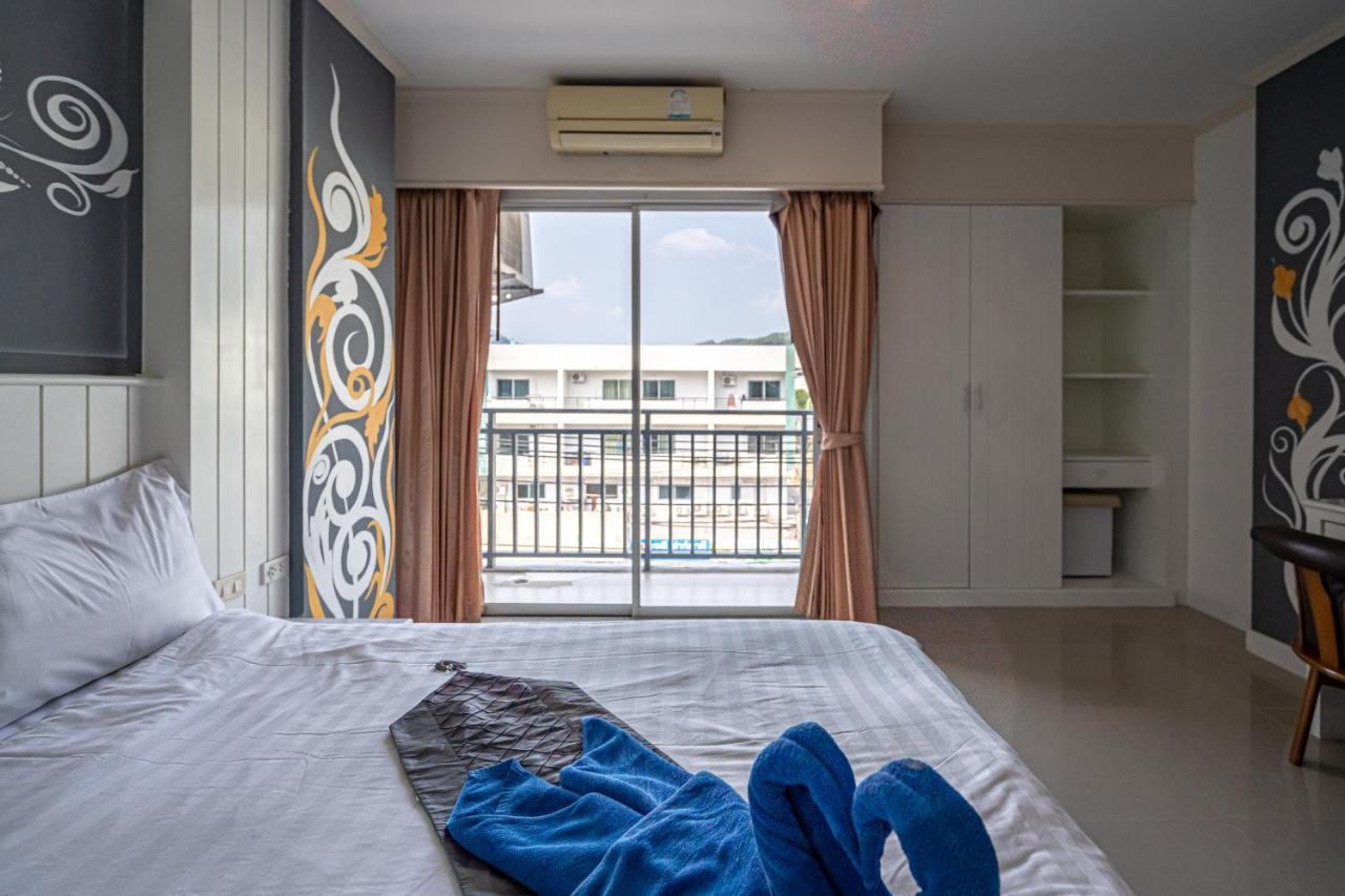 Santi White House Patong Hotel Exterior photo